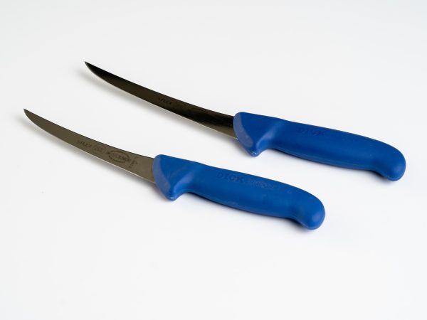 Cuchillo deshuesador hoja contorneada